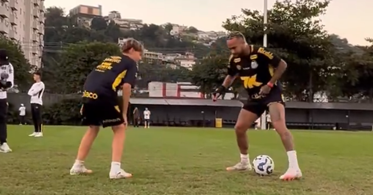 Neymar humiliates his son in training (video)