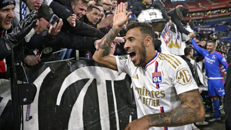 OL: Manchester United is launching Corentin Tolisso!