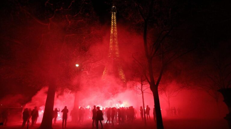 PSG supporters are furious against the town hall of Paris for July 14!