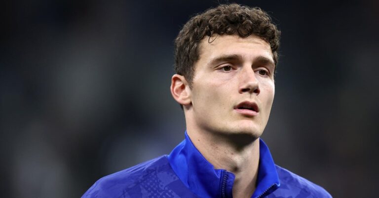 Pavard, it turns bad!
