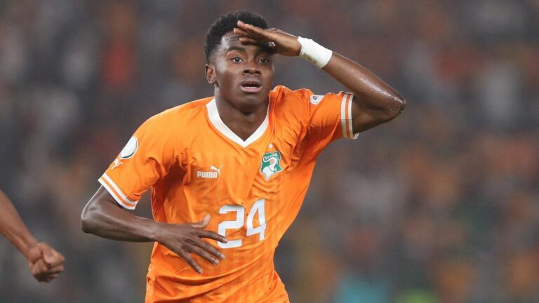 Simon Adingra bounces to Sunderland