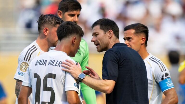 Xabi Alonso put a pressure on 6 players from Real Madrid
