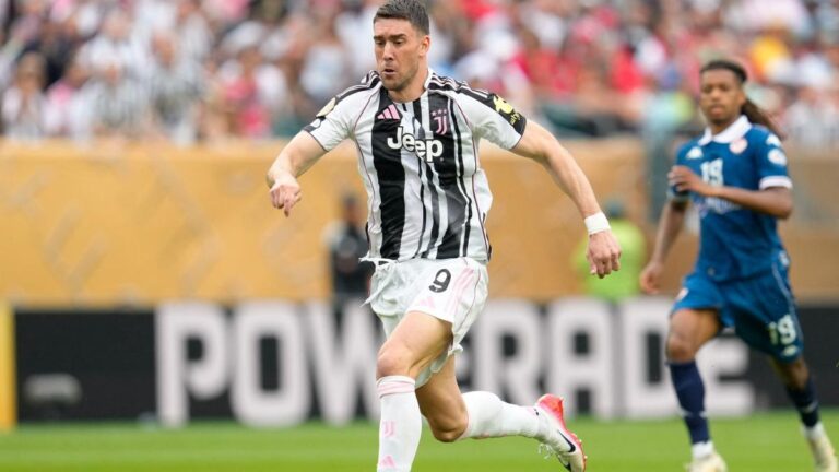 AC Milan does not abandon the Dušan Vlahović track despite Victor Boniface