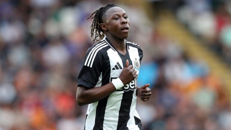 AJ Auxerre on the Trevan Sanusi track