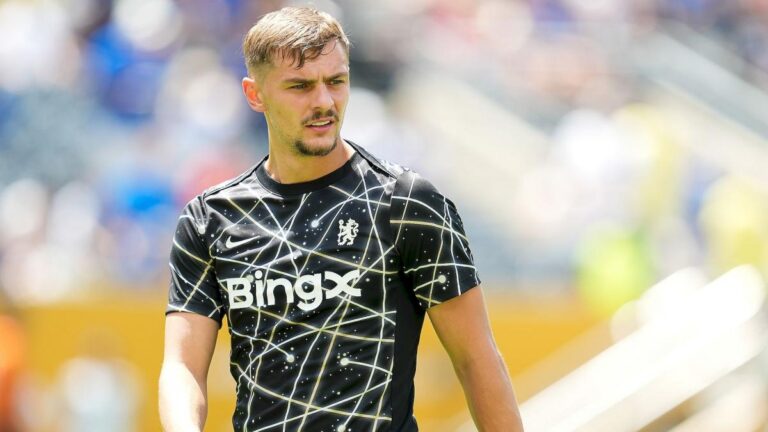 Everton offers Kiernan Dewsbury-Hall