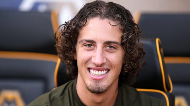 Fabio Silva joins Borussia Dortmund