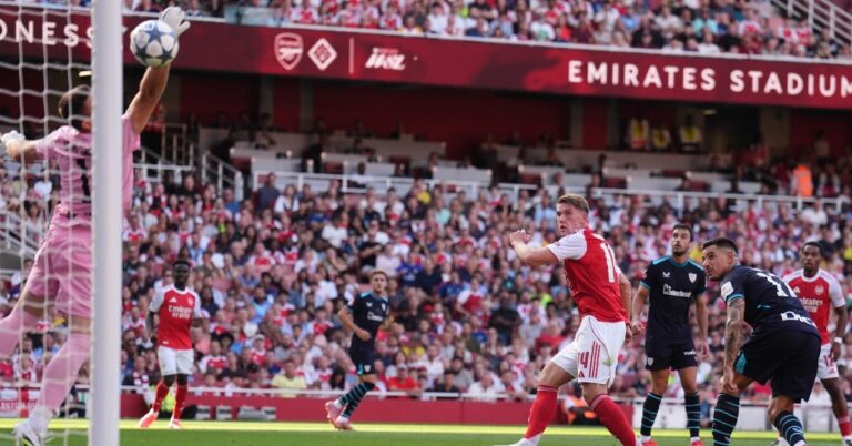 Gyökeres' first goal with Arsenal on video