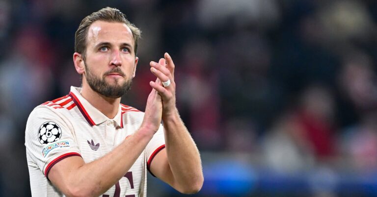 Harry Kane cracks completely