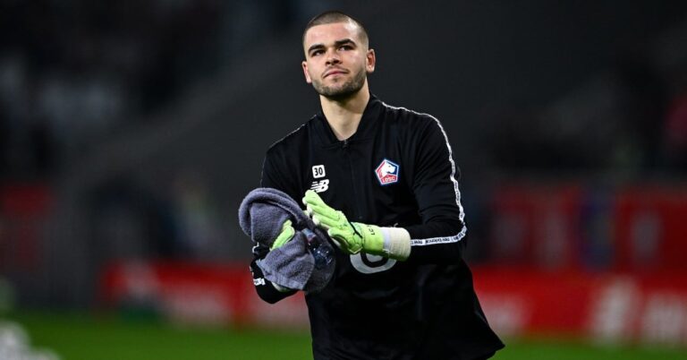 Lucas Chevalier at PSG, it's historic!