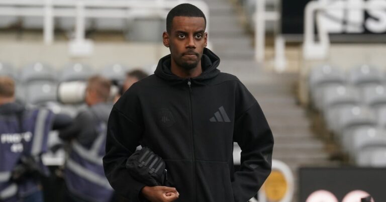 Newcastle, Isak does not want to know anything