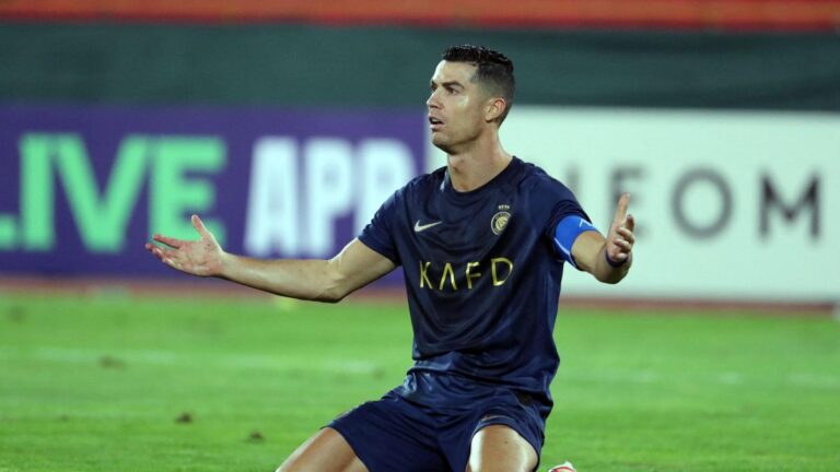 Real Madrid cannot sell CR7 flocking