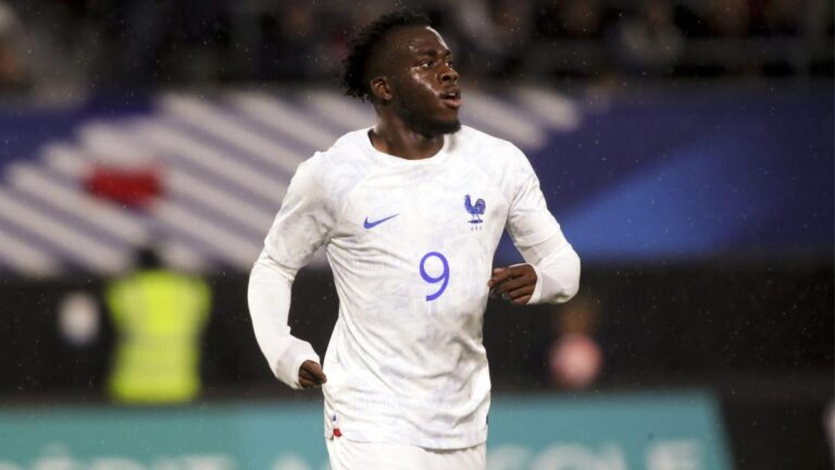 Rennes: Arnaud Kalimuendo in the viewfinder of AC Milan