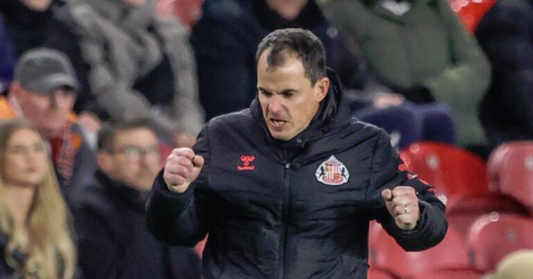 Sunderland, first successful for Régis le Bris