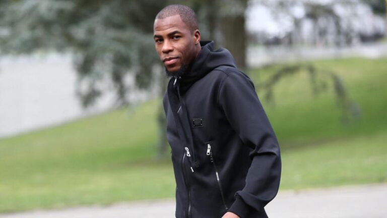 Toulouse: Djibril Sidibé crossed by La Liga and Saudi Arabia