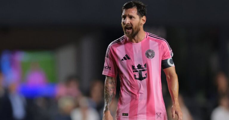 Video: Messi's bodyguard is scary