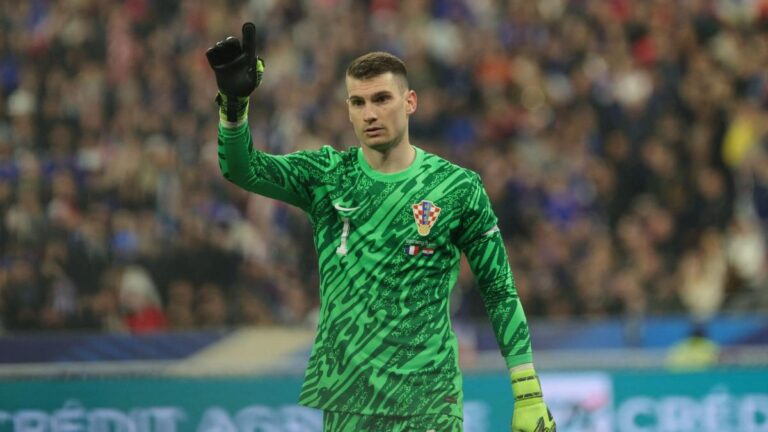 Dominik Livaković, Girona: "Donnarumma is at the top of his art but I would put Emiliano Martinez in front"