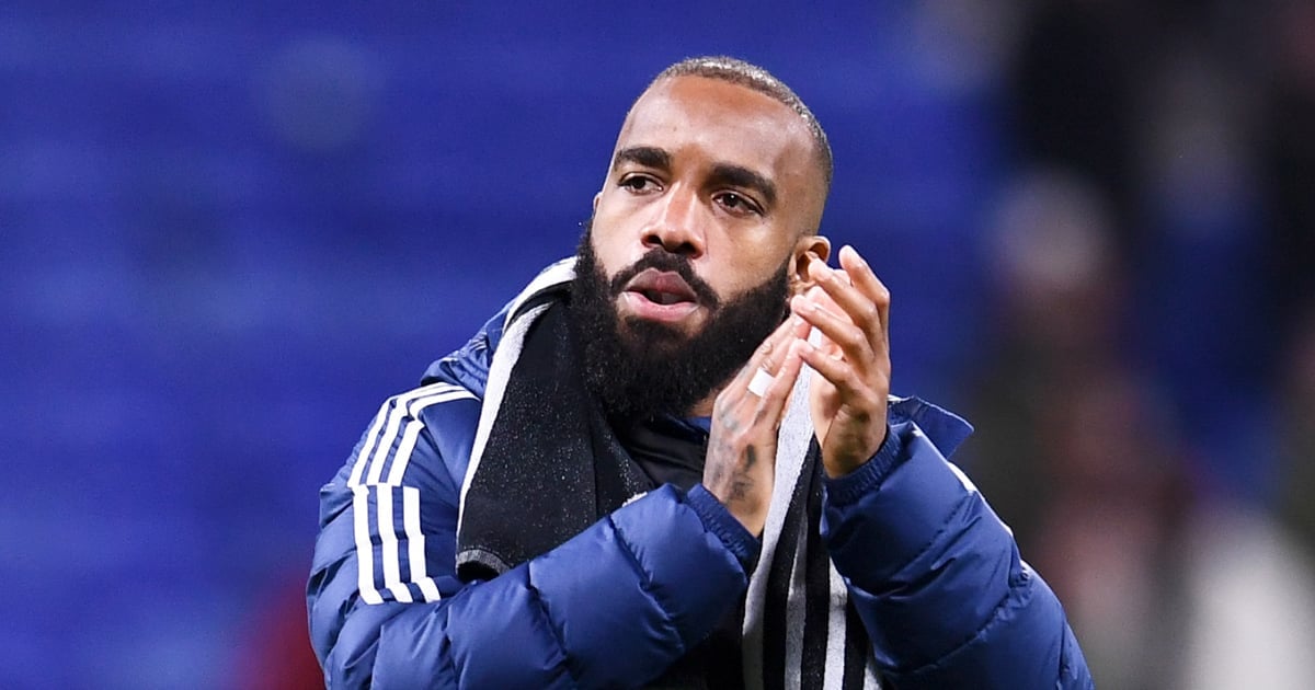 Lacazette is done!