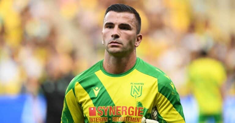 Anthony Lopes pays Valentin Rongier!