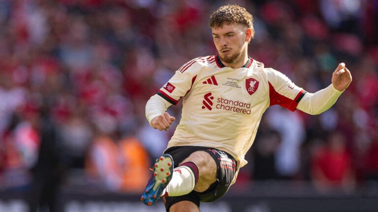 Aston Villa finalized the arrival of Harvey Elliott