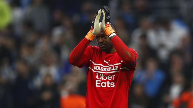 EDF: Deschamps' message to Mandanda after retirement