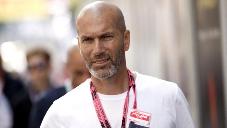 French team: Zinedine Zidane is ready to take over from Didier Deschamps!