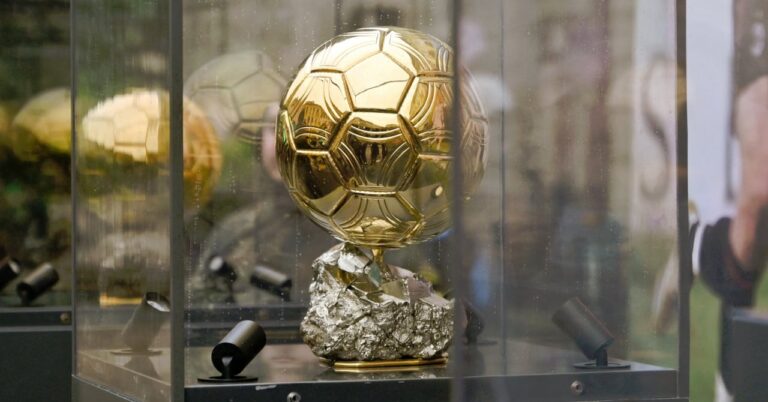 Golden ball, how to follow the ceremony?