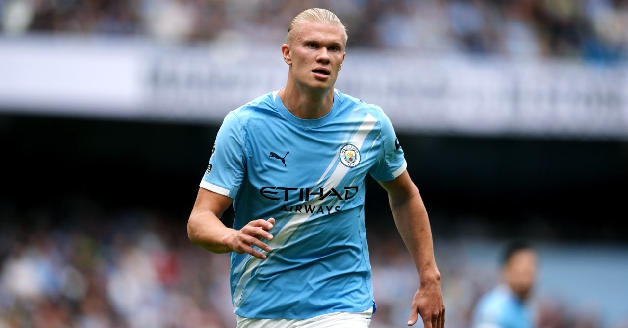 Haaland Trolle Manchester United with a steak