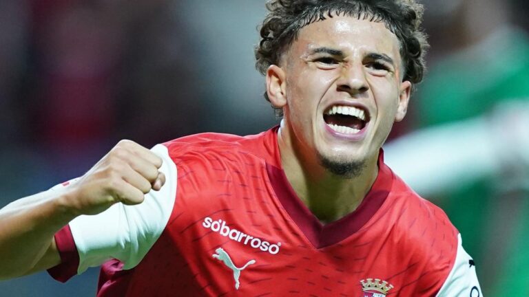 Ismaël Gharbi bounces in the Bundesliga
