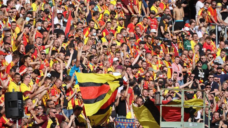Lensois supporters still enrage after their trip to the Parc des Princes