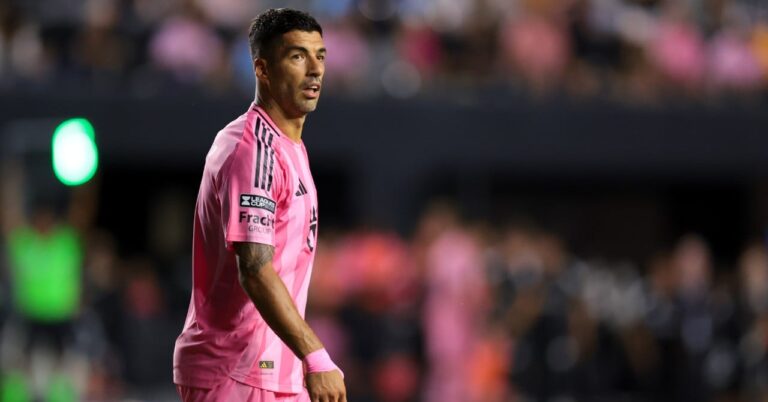MLS: Luis Suarez's reaction after his skid!
