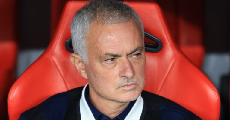 Mourinho plays a dirty Tour in Chelsea