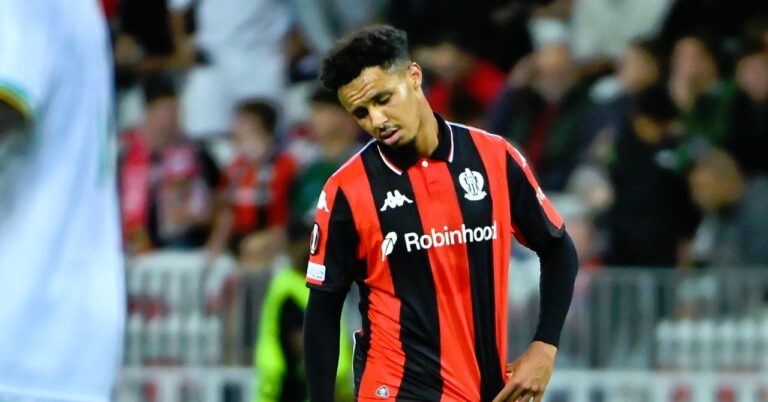 Nice Fall of Entrance to Roma