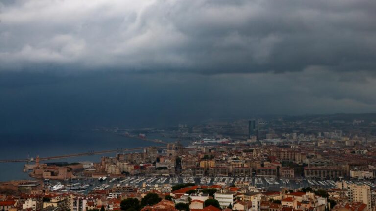 OM-PSG postponement: the impressive storm images in Marseille