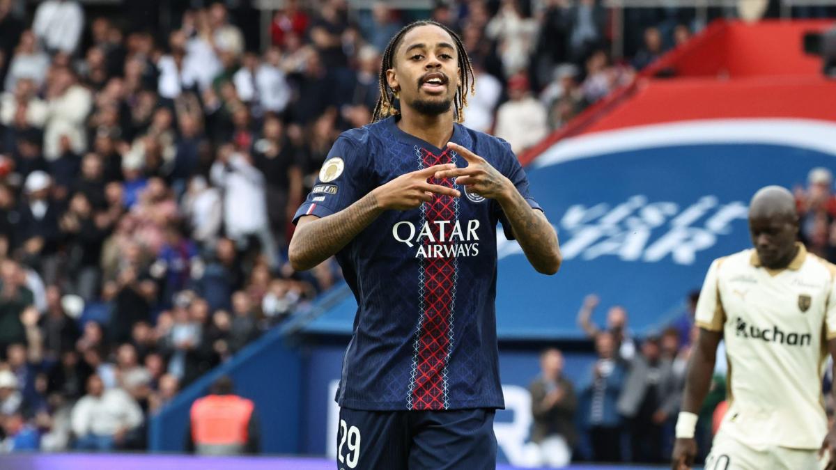 PSG - Lens: Bradley Barcola, the boss of a decimated attack