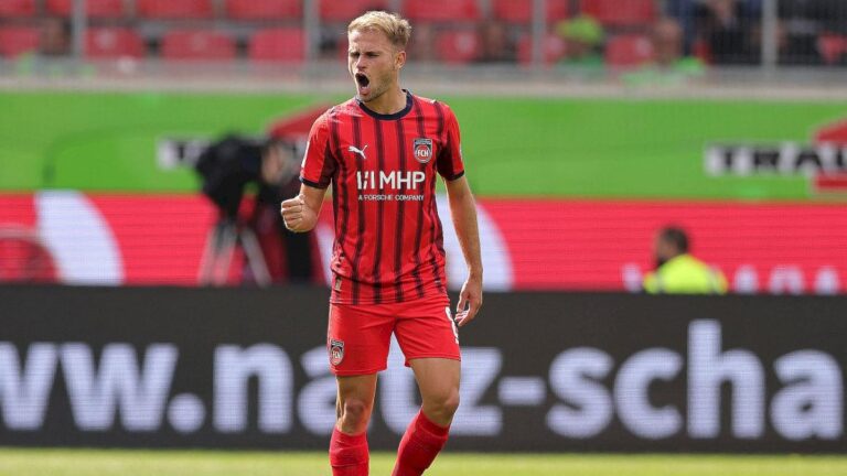 Paris FC rushes on Leo Scienza!