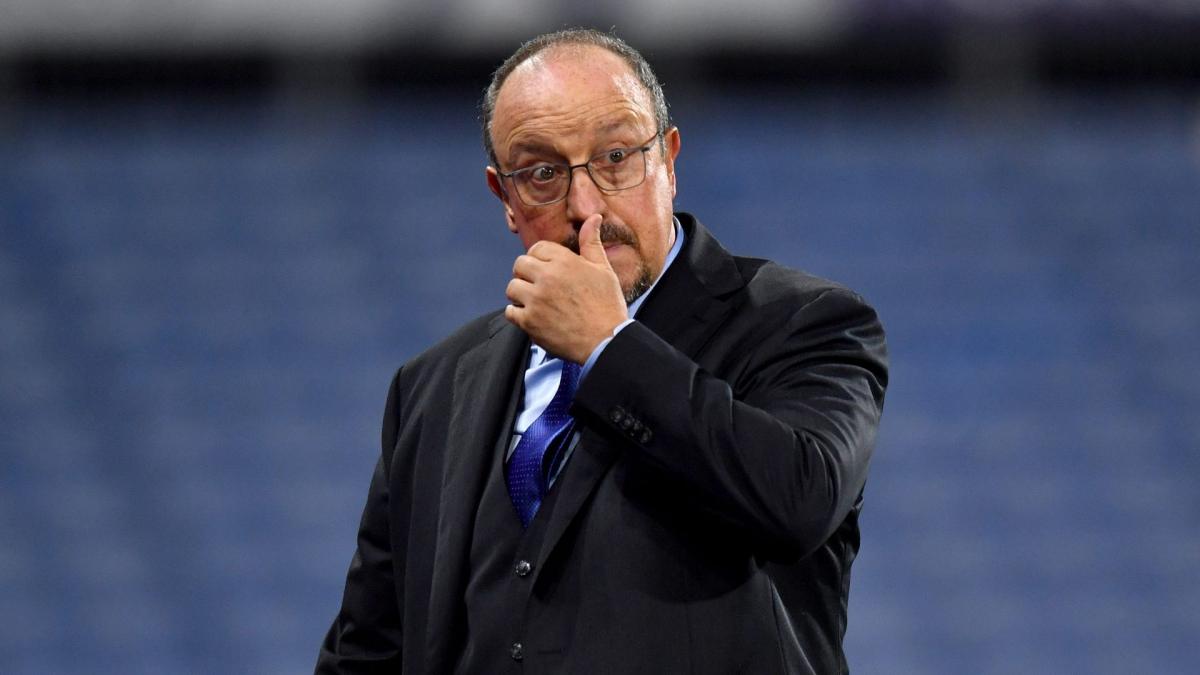 Rafael Benitez wants to come back to train in England