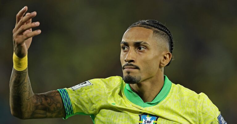 Raphinha attacks Disneyland Paris