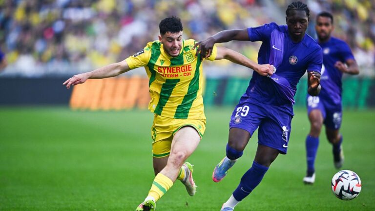 Toulouse sells Jaydee Canvot in Crystal Palace