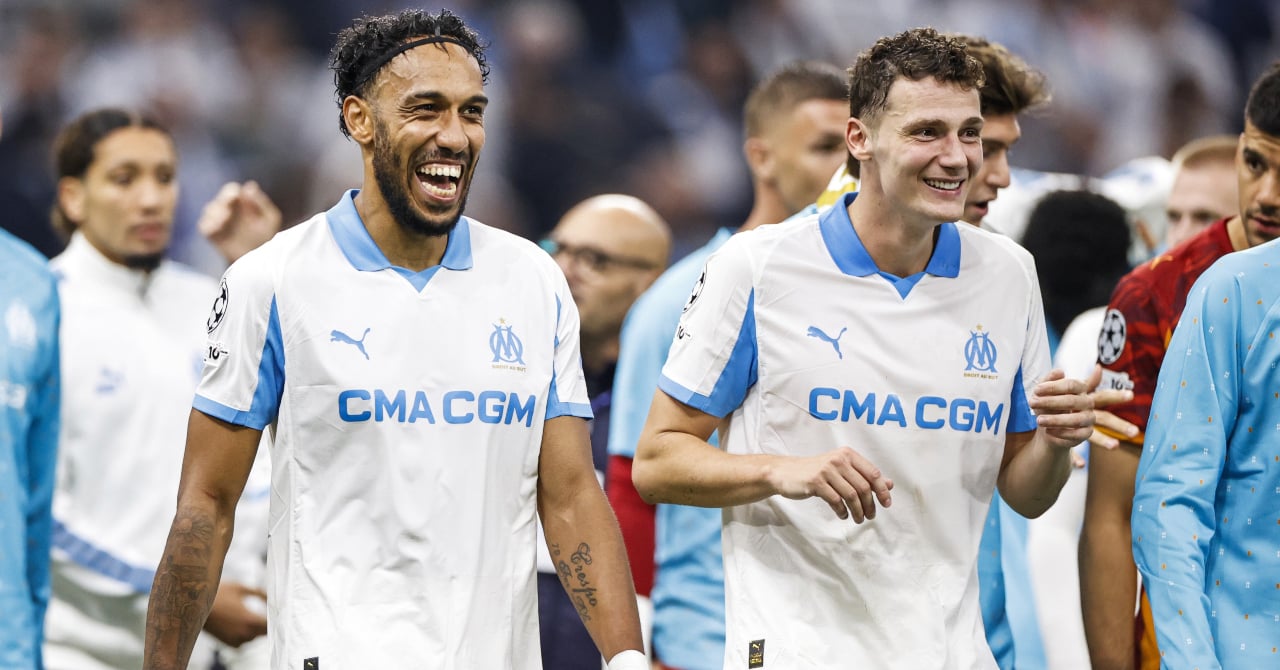 OM plays a dirty tour in the Ajax coach