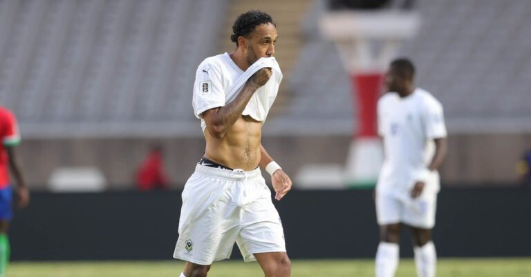 Aubameyang explodes everything before breaking down!