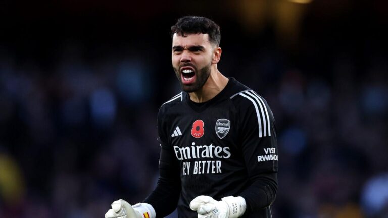 Arsenal award David Raya with a new XXL contract