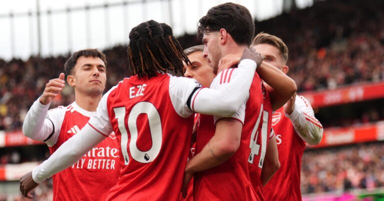 Arsenal seizes the throne