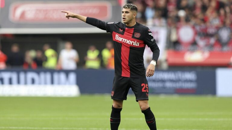 Bayer Leverkusen extends Exequiel Palacios