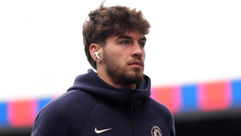 Chelsea: Marc Guiu tackles Hansi Flick on his departure from Barça