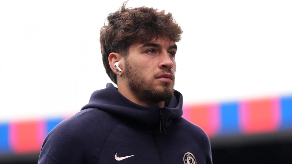 Chelsea: Marc Guiu tackles Hansi Flick on his departure from Barça