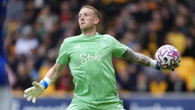 Jordan Pickford returns to Everton