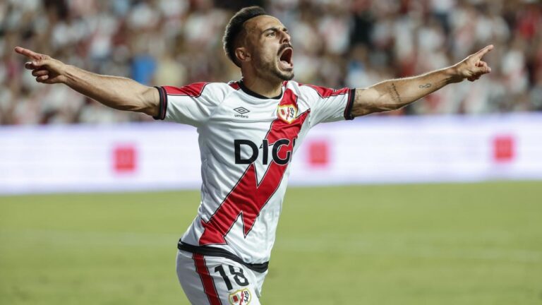Liga: Rayo Vallecano crushes Levante