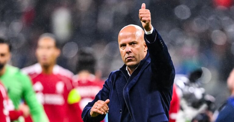 Liverpool want to sign a new striker