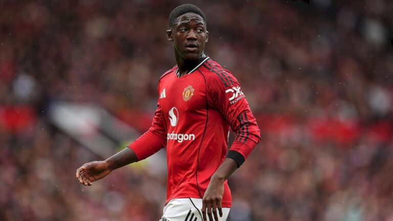 Naples wants to recover two undesirables from Manchester United