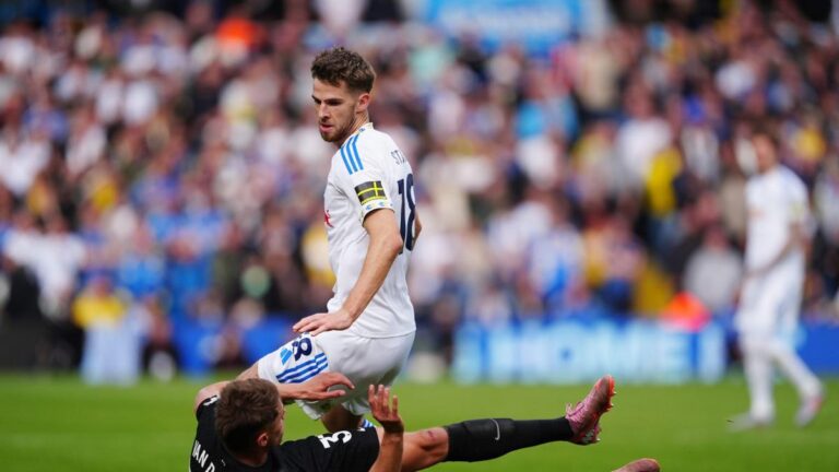 Premier League: Leeds pushes West Ham